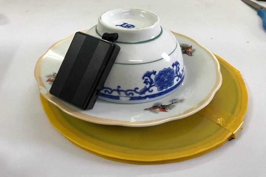 Máy quét ngang là dụng cụ quen thuộc của dân chơi xóc đĩa bịp